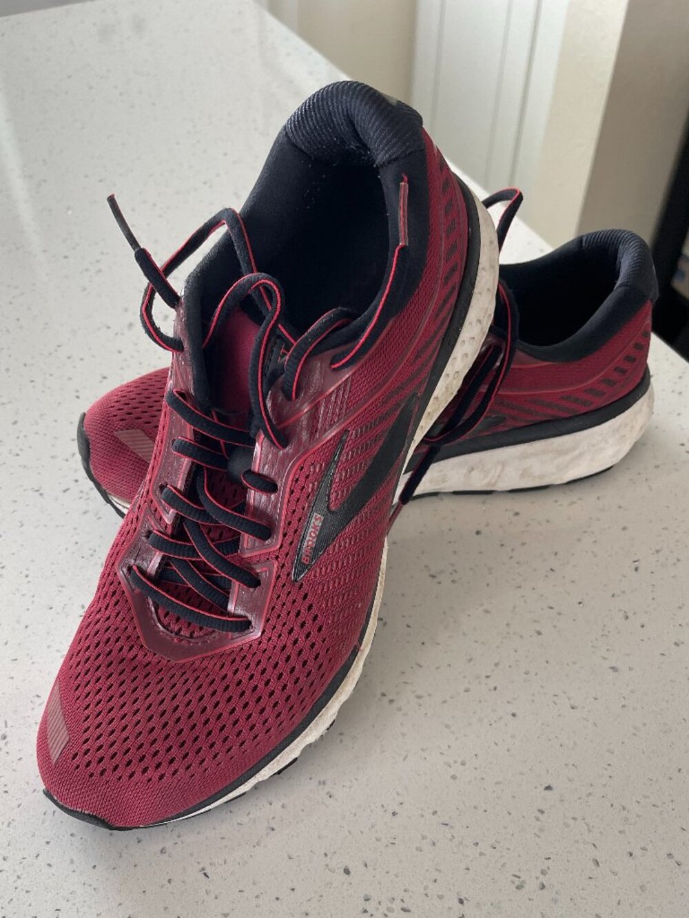 BROOKS GHOST 12 RUNNING SHOES